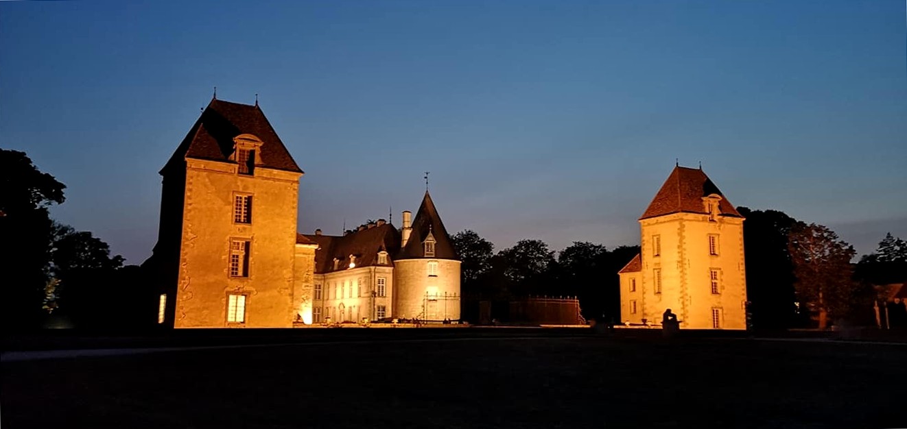 C'est cette vue nocturne du château qui servira de toile de fond au Fantastic Picnic