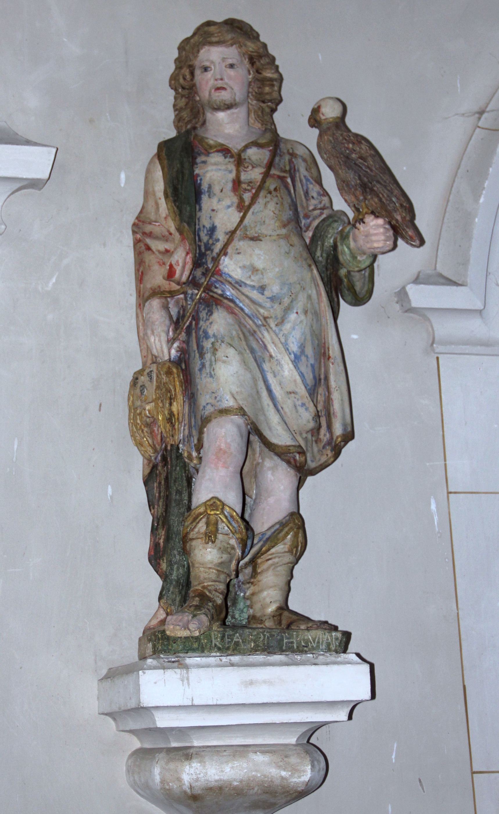 La statue de St-Thibault, qui vient juste d'être restaurée, dans son église éponyme