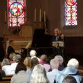 Le public attentif durant le concert de Fabien Roussel et Thierry Sibaud