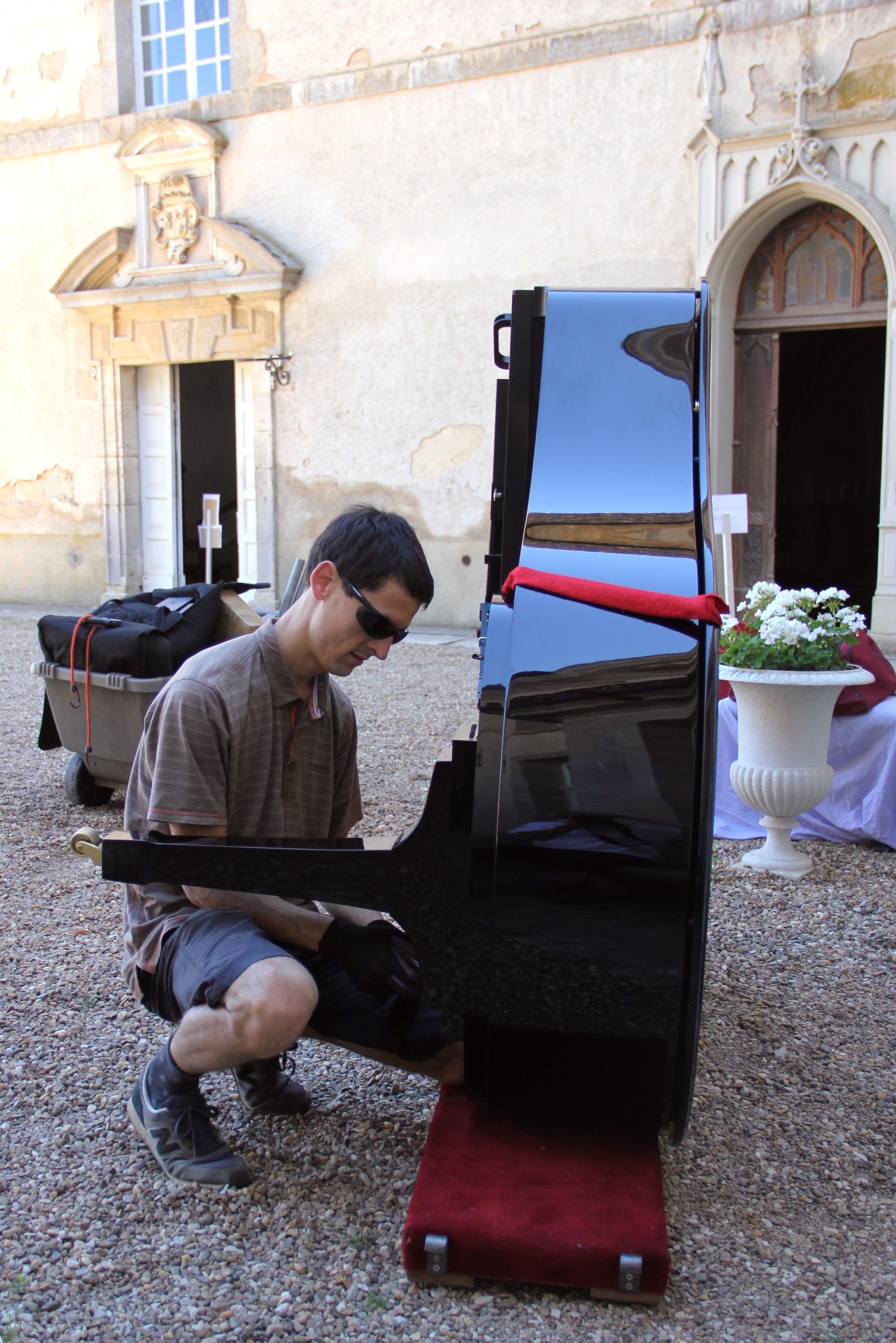 Fixation des pieds du piano