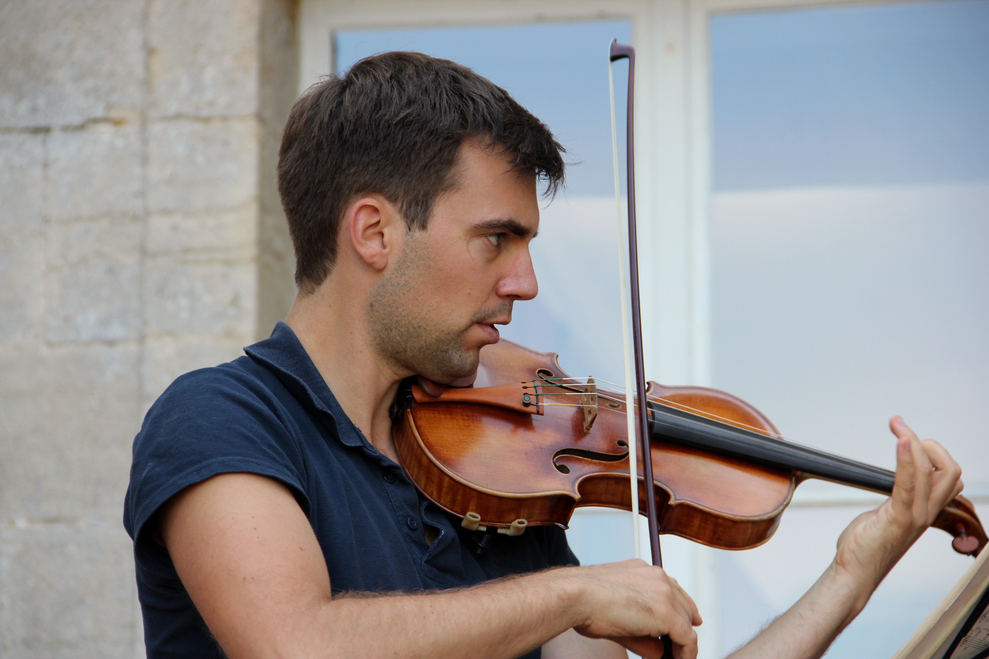 Mathieu Handtschoewercker, violoniste du Trio Chausson